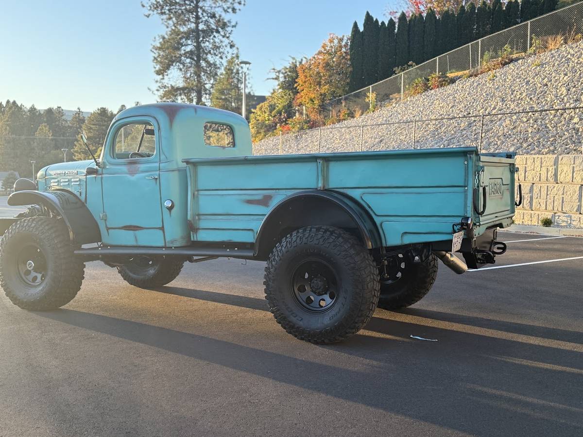 Dodge-power-wagon-diesel-1957-blue-6