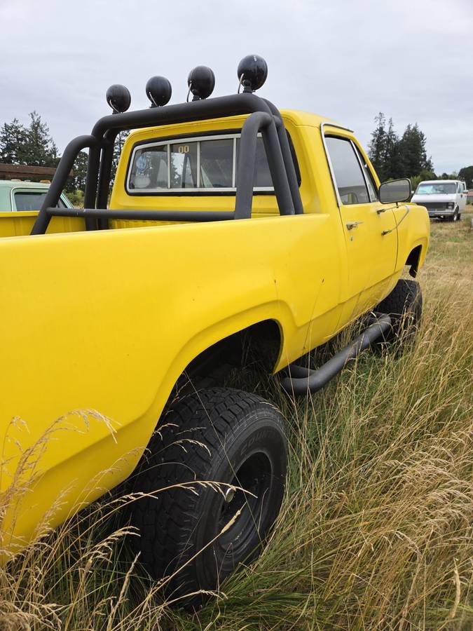 Dodge-pu-1977-yellow-2
