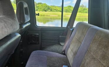 Dodge-raider-1989-red-10