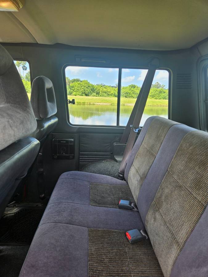 Dodge-raider-1989-red-10