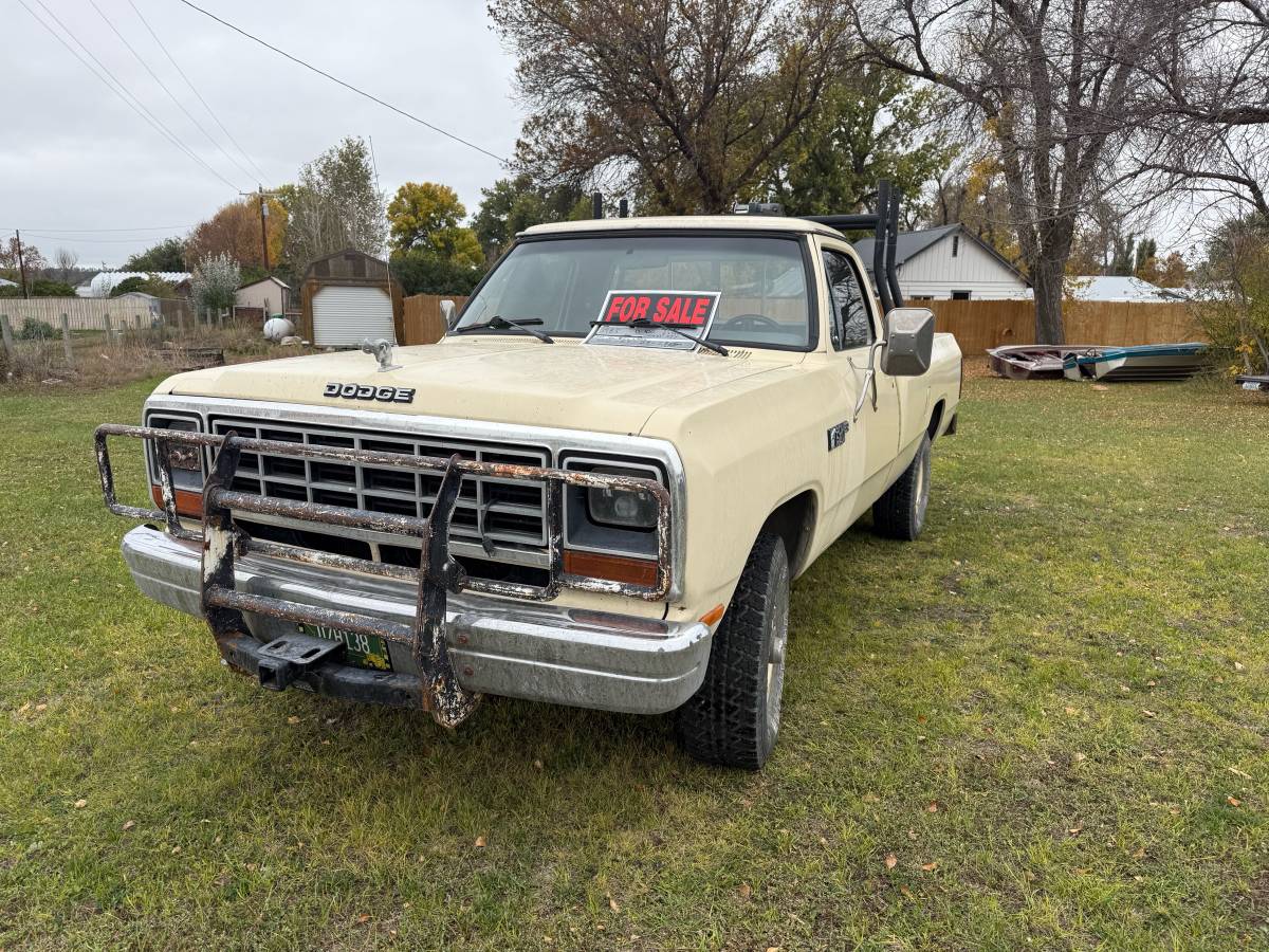 Dodge-ram-1500-1985-yellow-1
