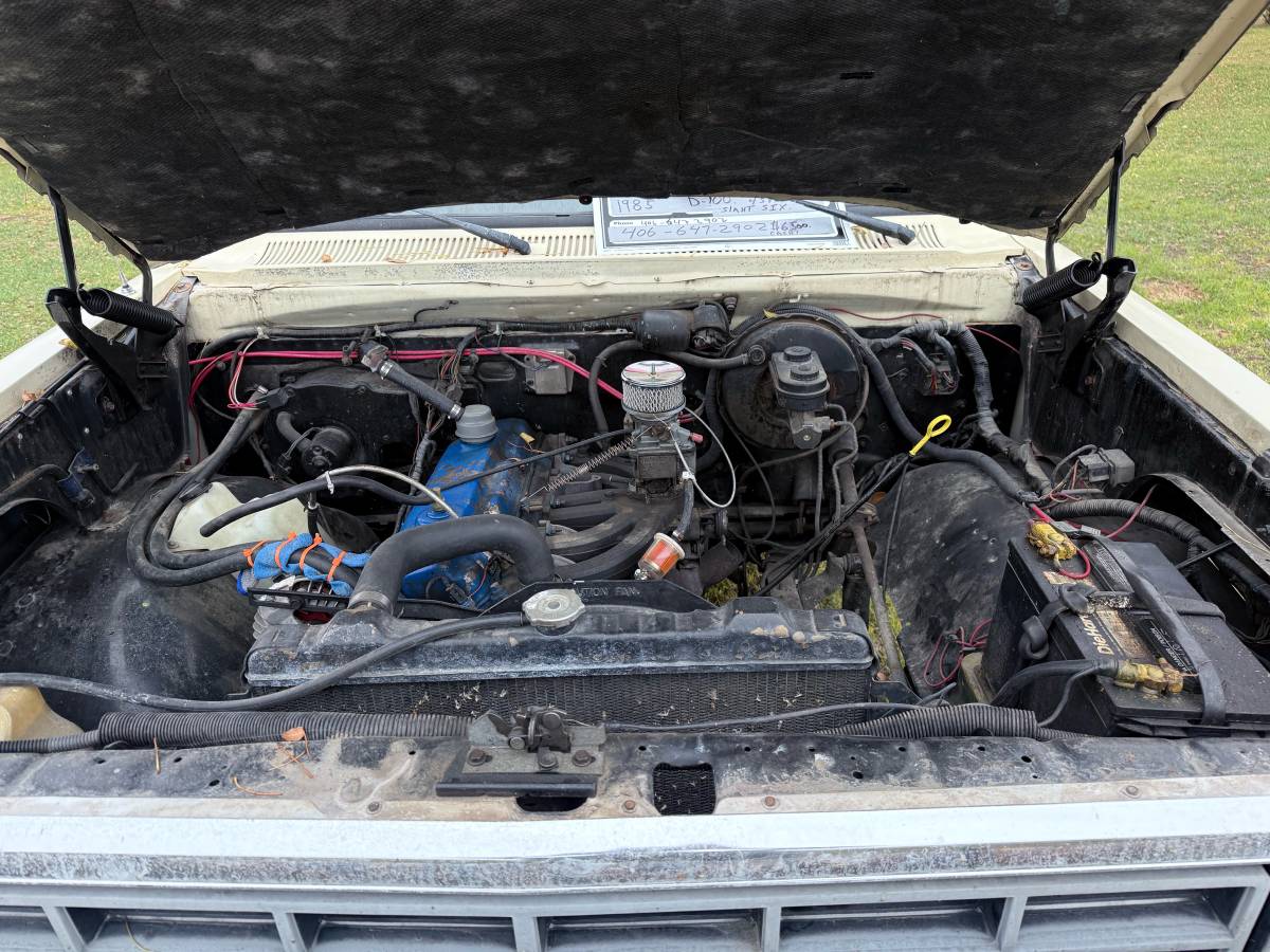 Dodge-ram-1500-1985-yellow-9