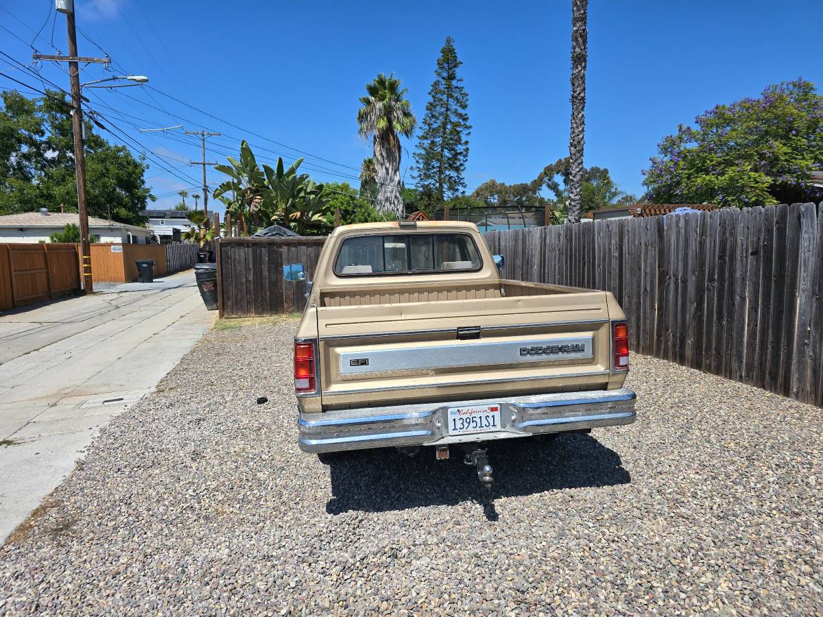 Dodge-ram-1500-1990-custom-8