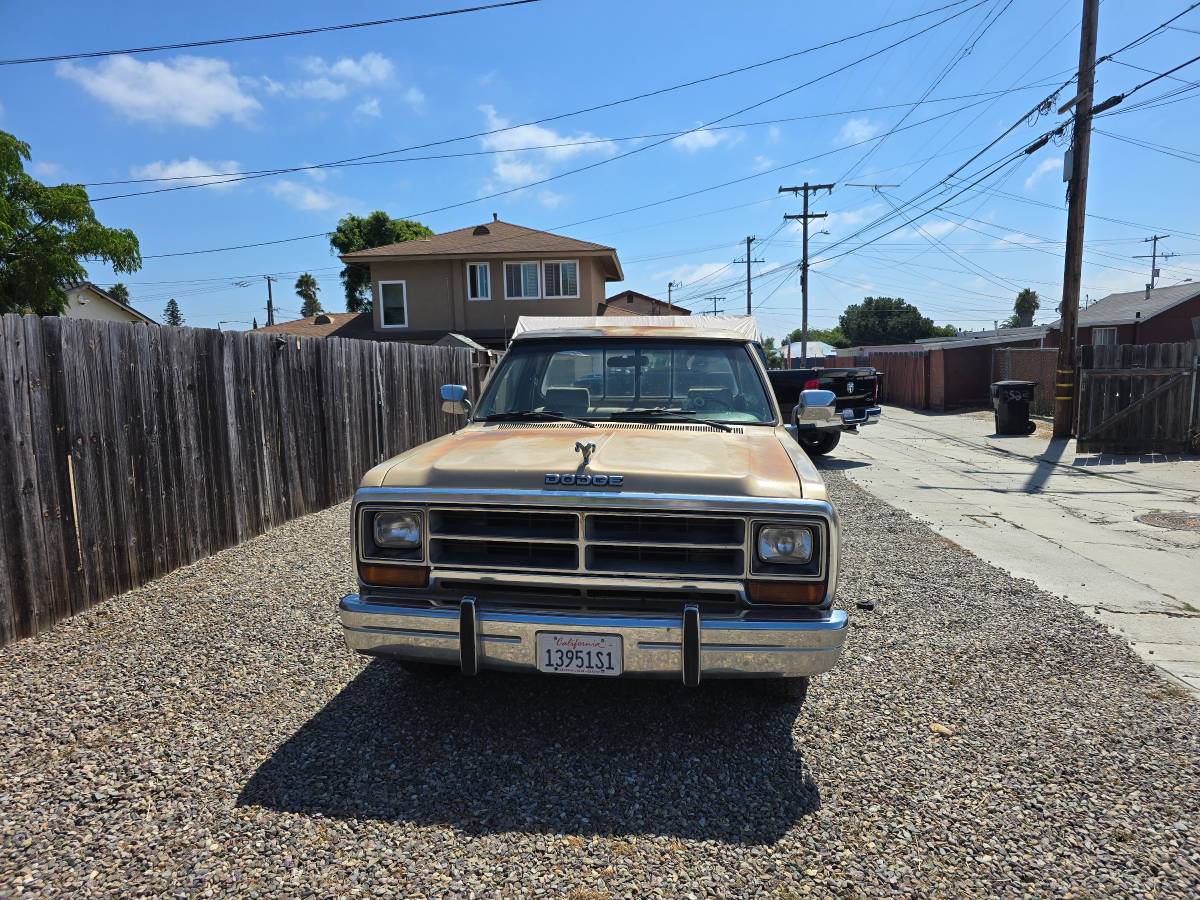Dodge-ram-1500-1990-custom
