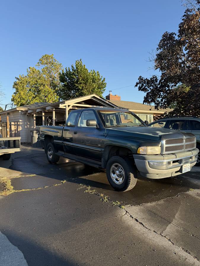 Dodge-ram-1500-1996-green-1