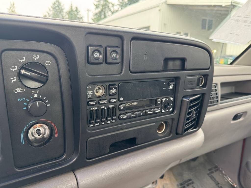 Dodge-ram-1500-1996-red-19