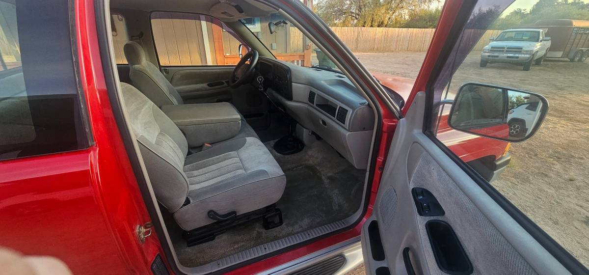 Dodge-ram-1500-1996-red-8