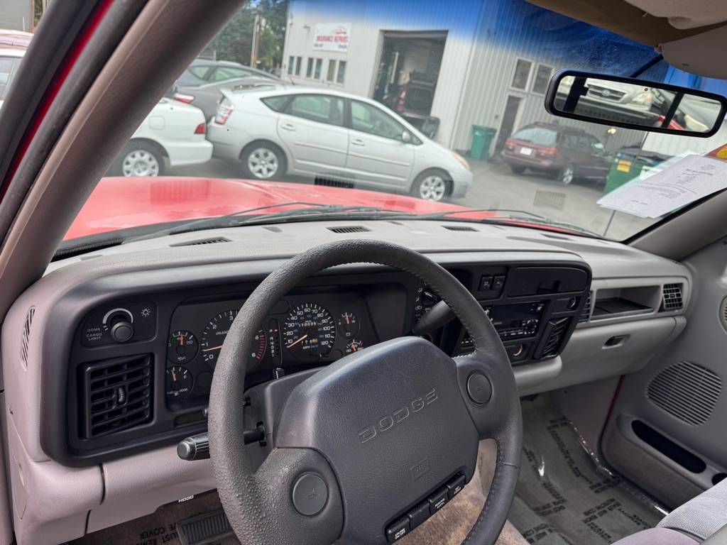 Dodge-ram-1500-1996-red-9