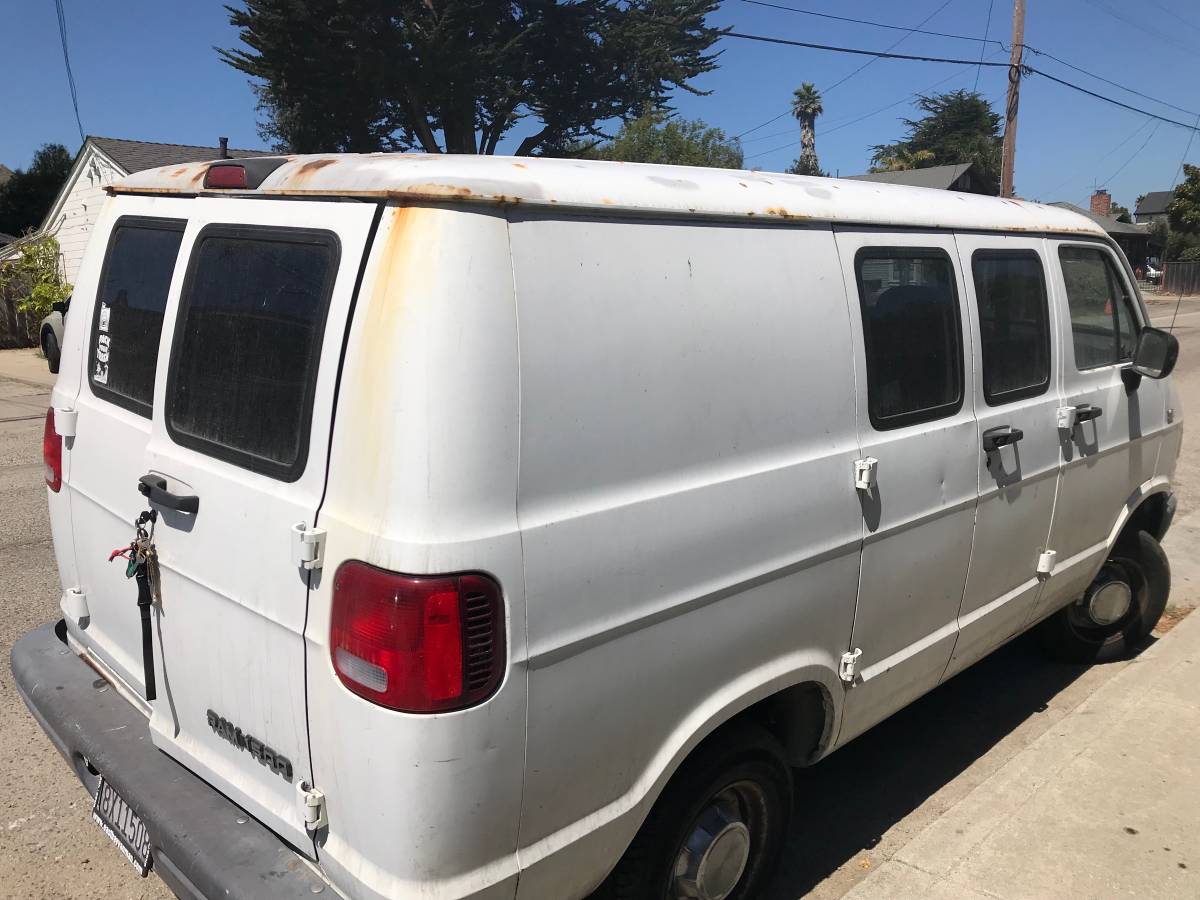 Dodge-ram-1500-1996-white-1
