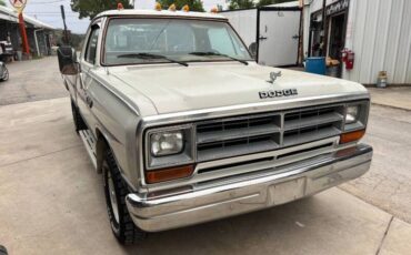 Dodge-ram-1500-4x4-1987-white-1