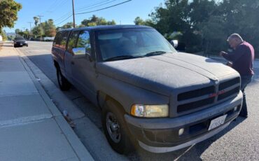 Dodge-ram-1500-magnum-v8-1996-black-2