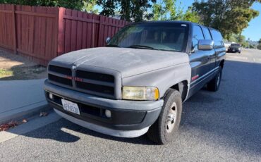 Dodge-ram-1500-magnum-v8-1996-black