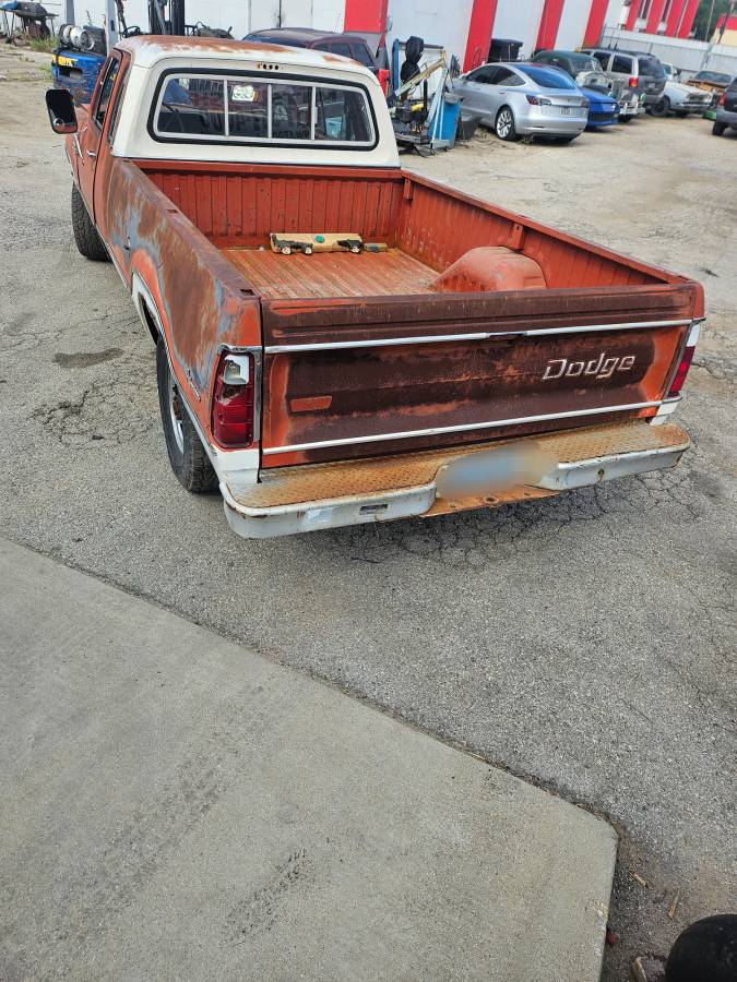 Dodge-ram-2500-1976-red-1