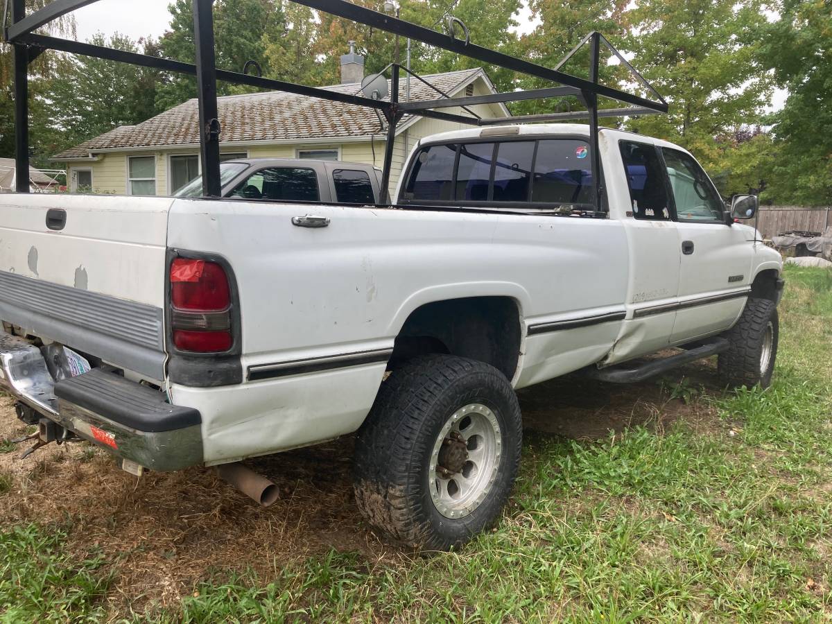 Dodge-ram-2500-1995-white-2