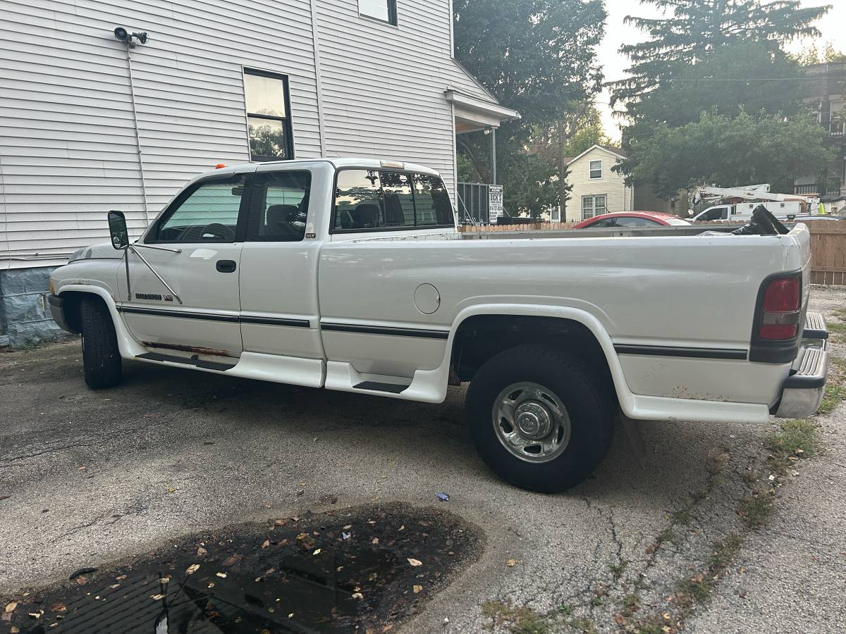 Dodge-ram-2500-1996-white-3