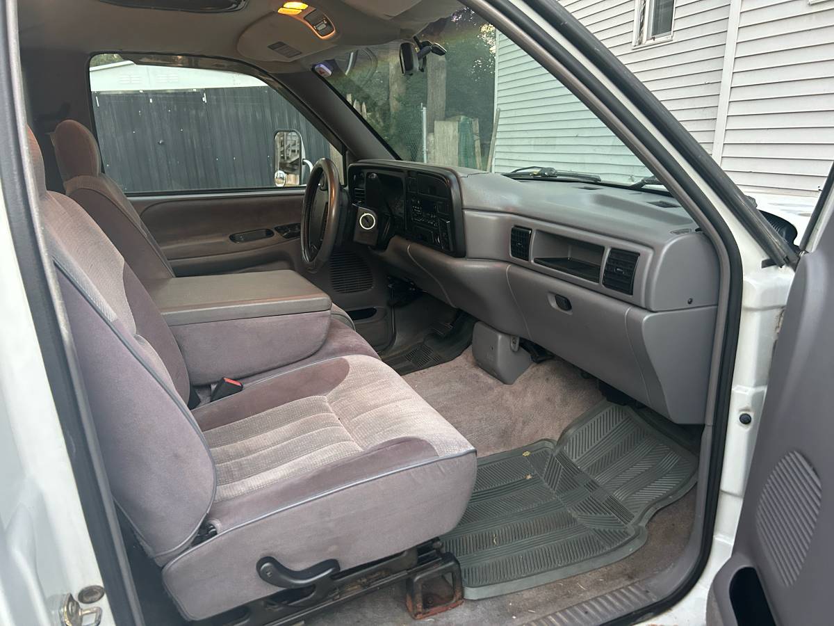 Dodge-ram-2500-1996-white-4