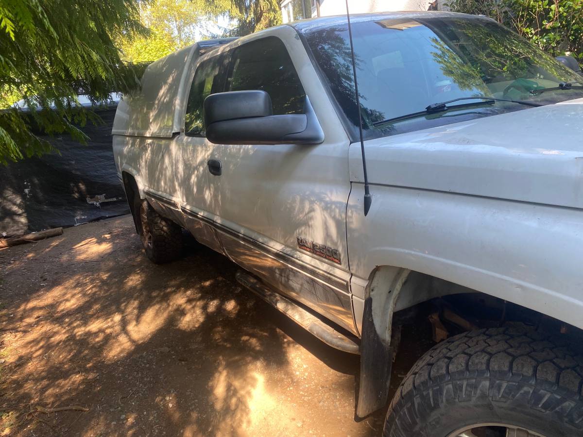 Dodge-ram-2500-4x4-diesel-1996-3