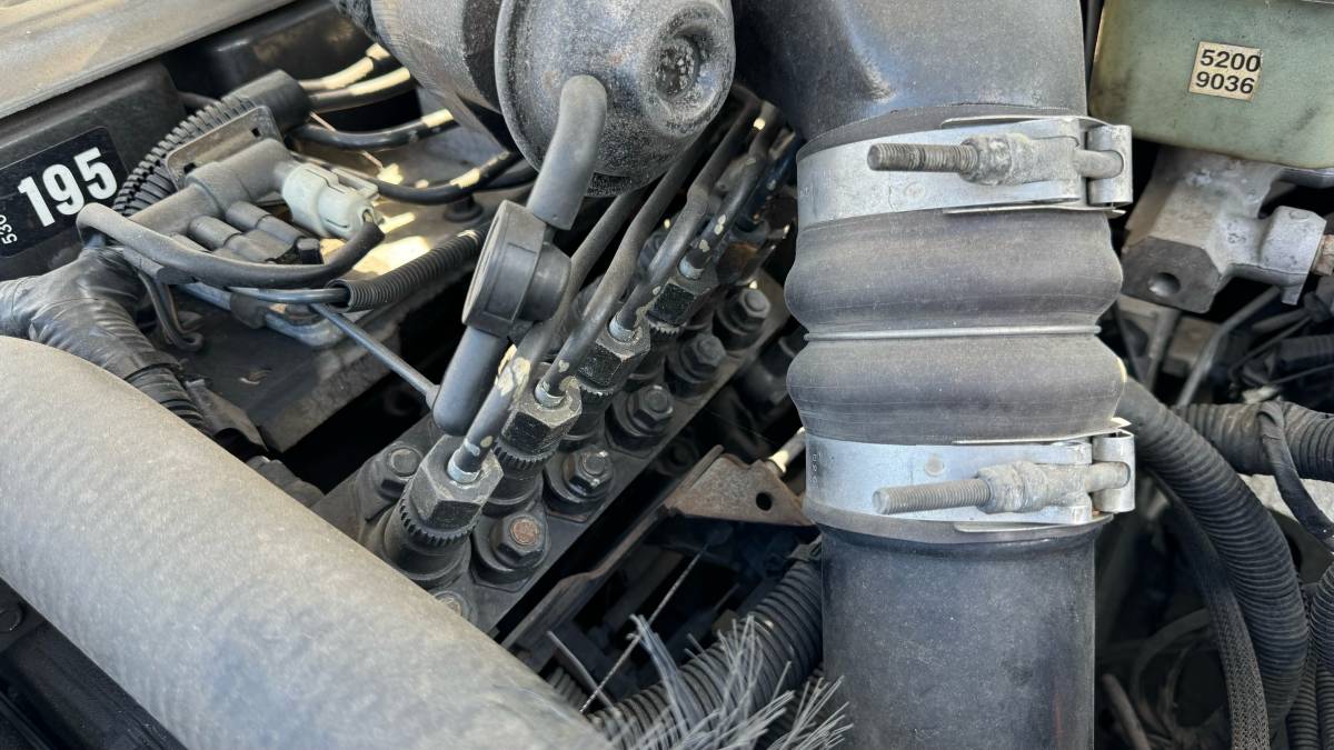 Dodge-ram-3500-cummins-diesel-1996-white-12