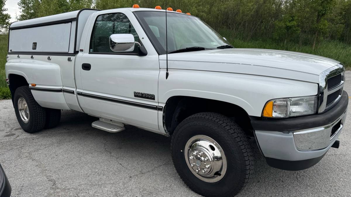Dodge-ram-3500-cummins-diesel-1996-white-6