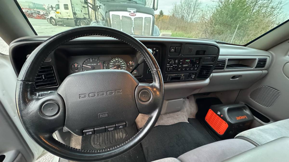 Dodge-ram-3500-cummins-diesel-1996-white-9