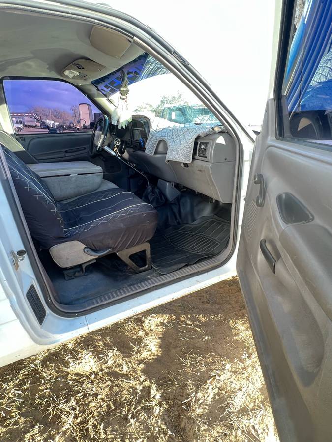 Dodge-ram-3500-diesel-1995-white-17