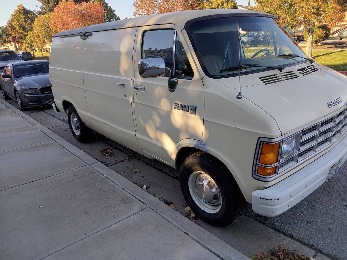 Dodge-ram-b250-1988-1