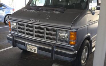 Dodge-ram-b250-1991-grey-10