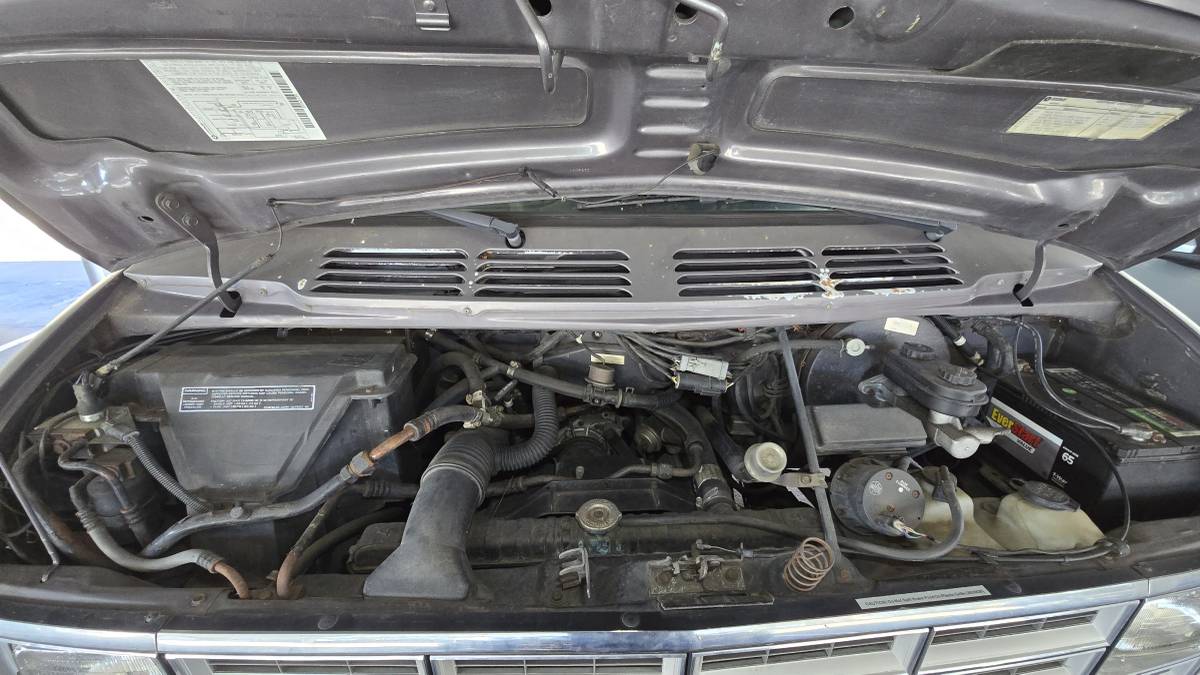 Dodge-ram-b250-1991-grey-2