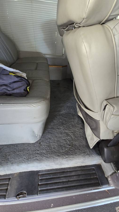 Dodge-ram-b250-1991-grey-7