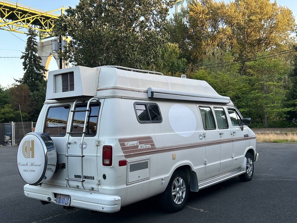 Dodge-ram-coach-house-1988-1