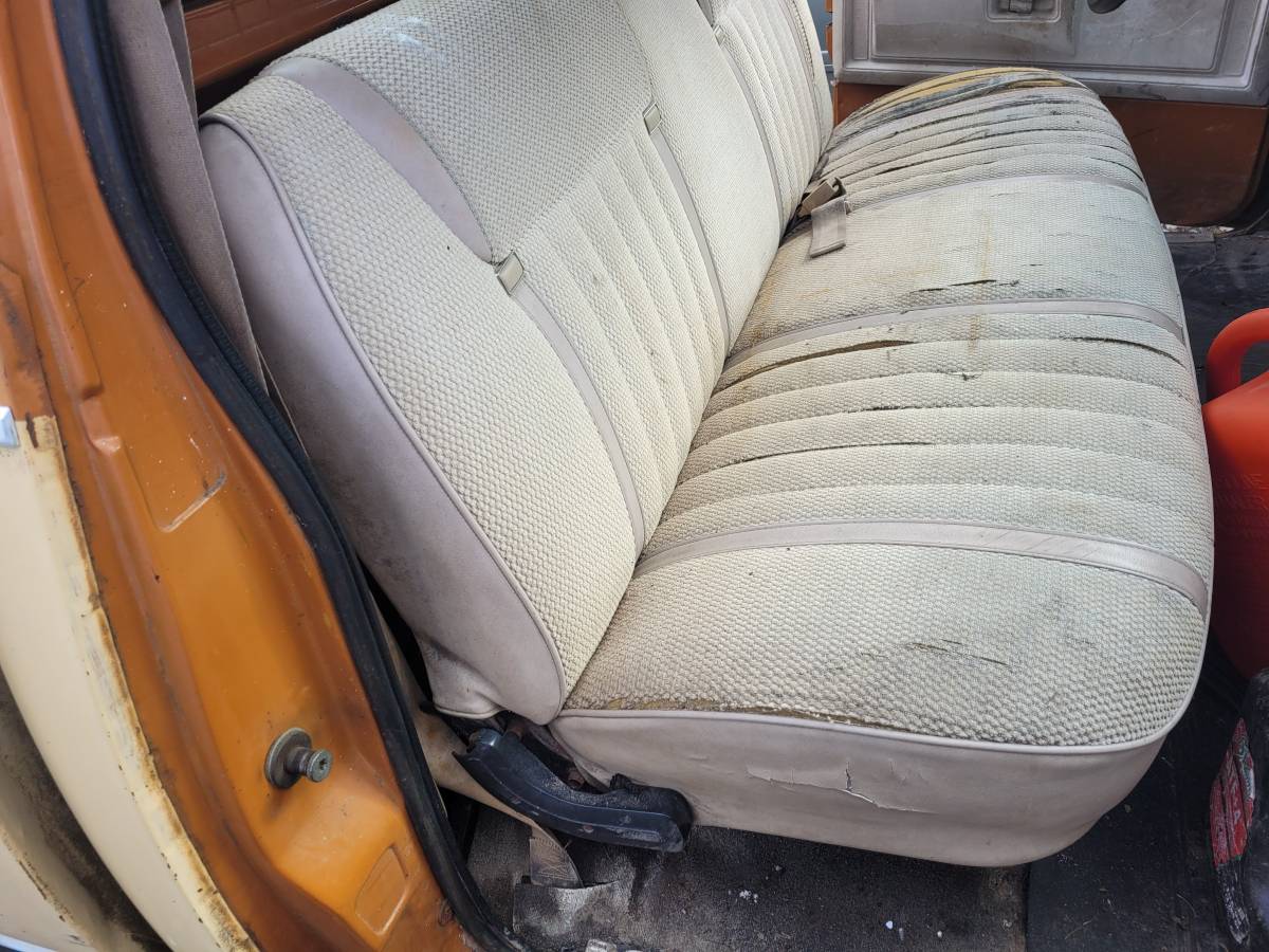Dodge-ram-d150-1982-3