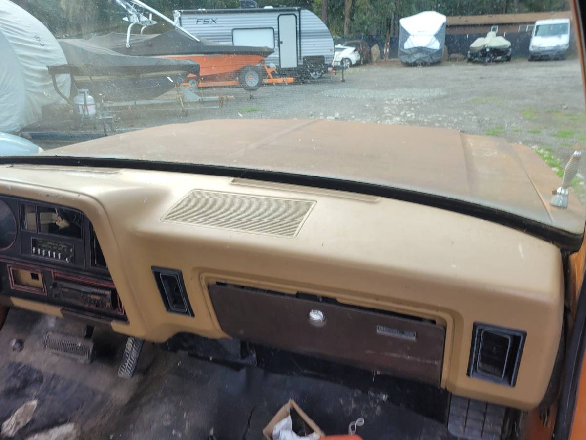 Dodge-ram-d150-1982-6