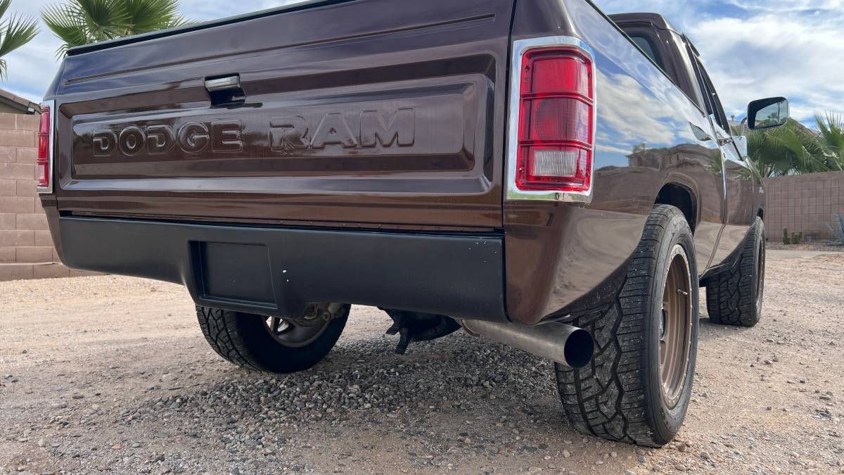 Dodge-ram-diesel-1989-custom-6