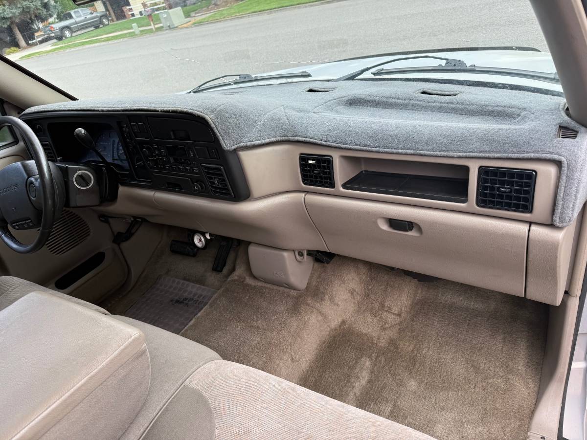 Dodge-ram-diesel-cummins-3500-dually-1996-silver-12