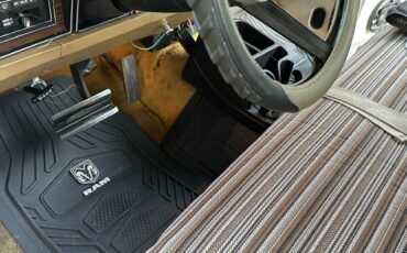 Dodge-ram-prospector-1982-12