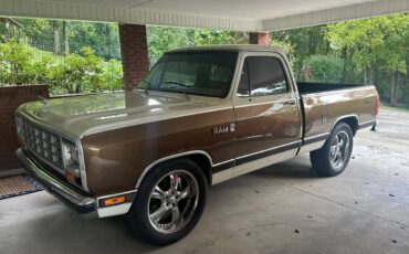 Dodge-ram-prospector-1982-3