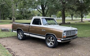 Dodge-ram-prospector-1982