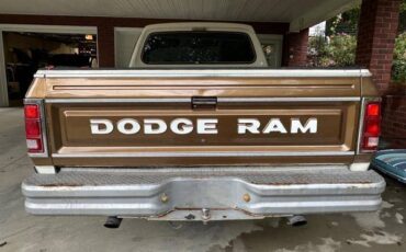 Dodge-ram-prospector-1982-5