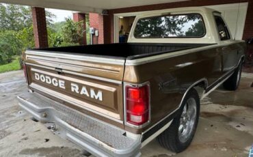 Dodge-ram-prospector-1982-6
