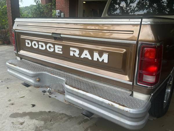 Dodge-ram-prospector-1982-7