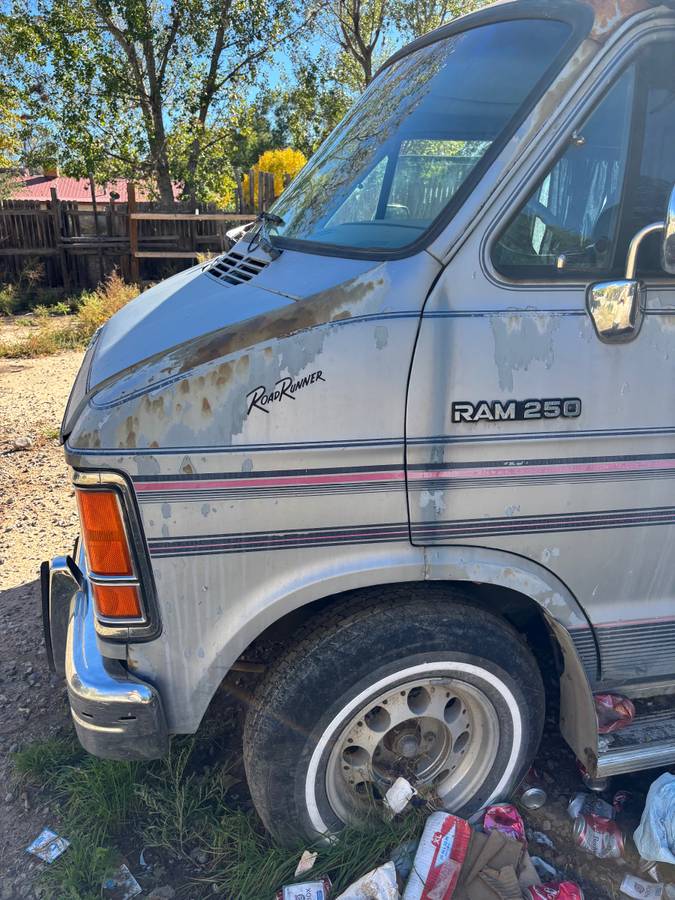 Dodge-ram-van-2500-1992-blue-3
