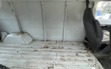 Dodge-ram-van-2500-1996-white-2