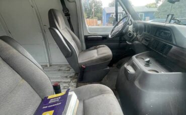 Dodge-ram-van-2500-1996-white-3