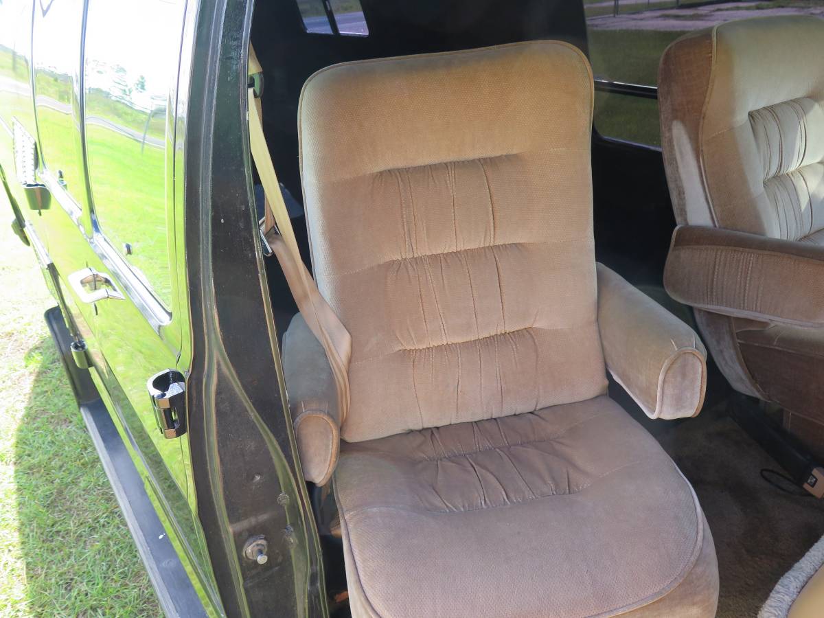 Dodge-ram-van-b250-1987-black-42