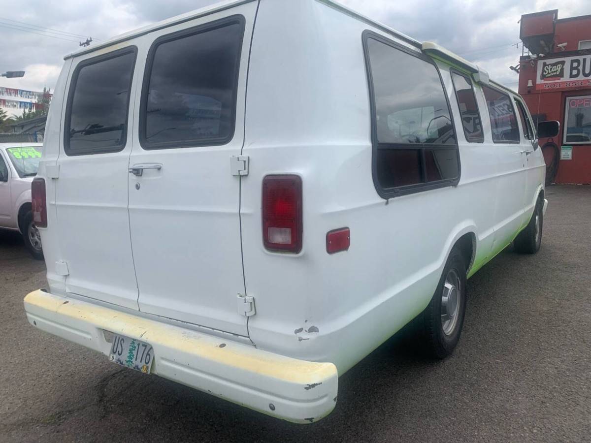 Dodge-ram-van-b250-3dr-extended-1990-white-11