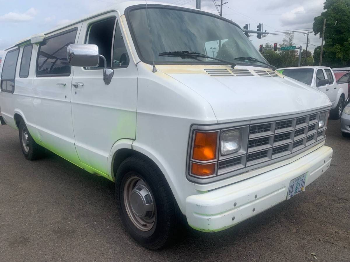 Dodge-ram-van-b250-3dr-extended-1990-white-17