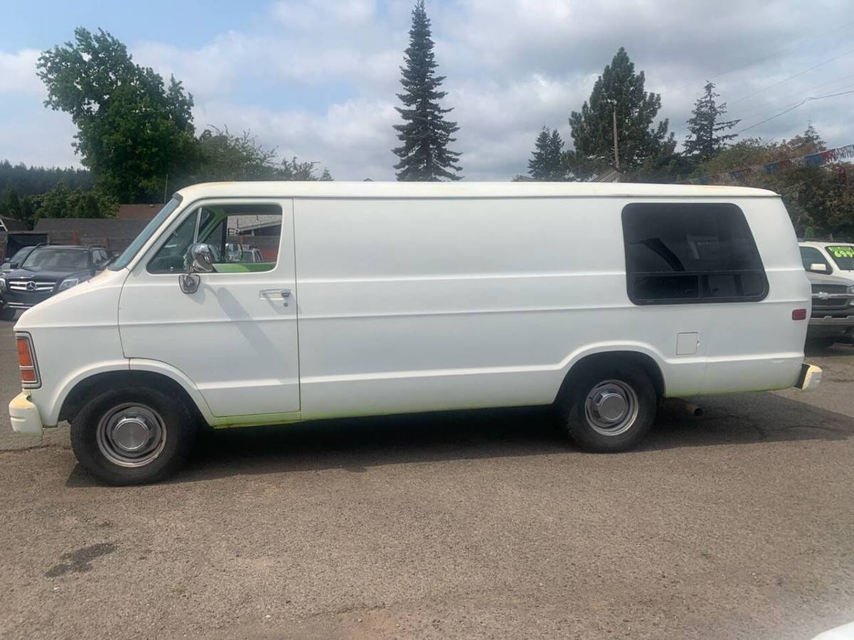 Dodge-ram-van-b250-3dr-extended-1990-white-2