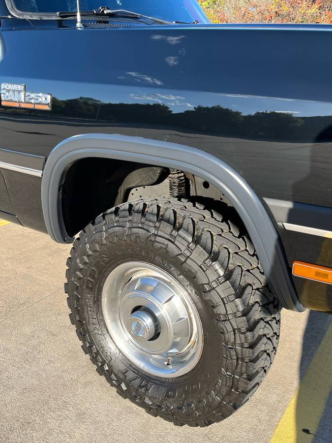 Dodge-ram-w250-diesel-1993-black-1