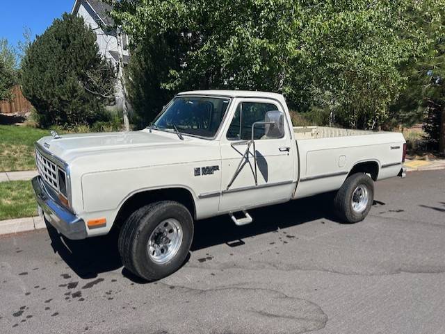 Dodge-ram-w350-1983-white