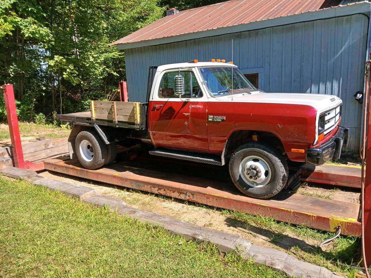 Dodge-ram-w350-diesel-1989-custom